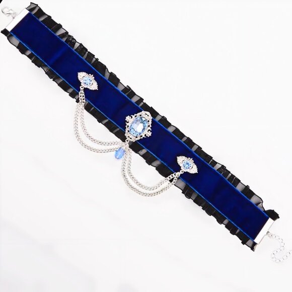 Widow ✦ Blue Velvet Victorian Choker ✦ Crystal Accents & Chain Details NWT - Picture 4 of 10